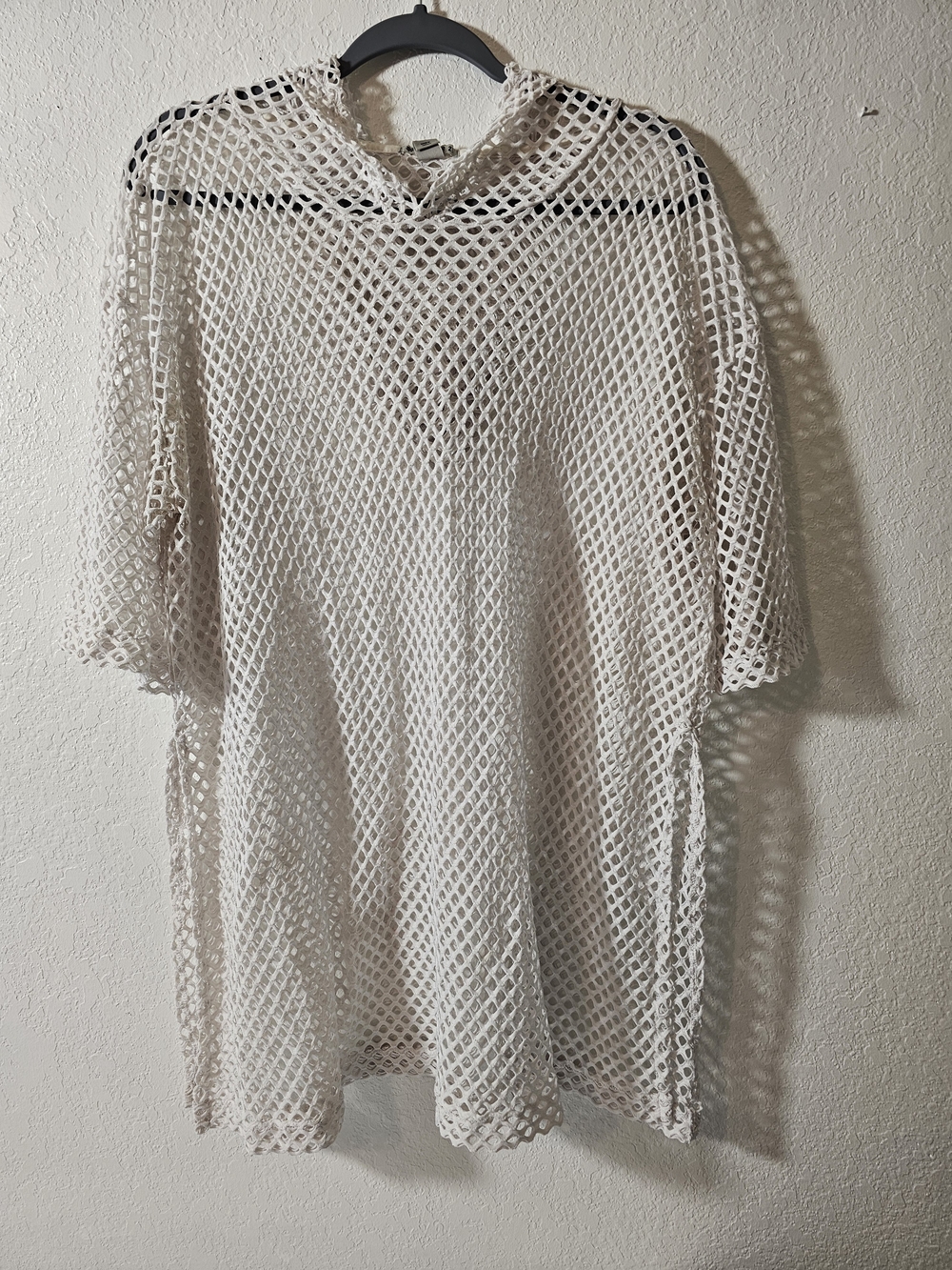 Forever 21 White Solid Mesh Crochet V-Neck Short Sleeve Top Womens M
